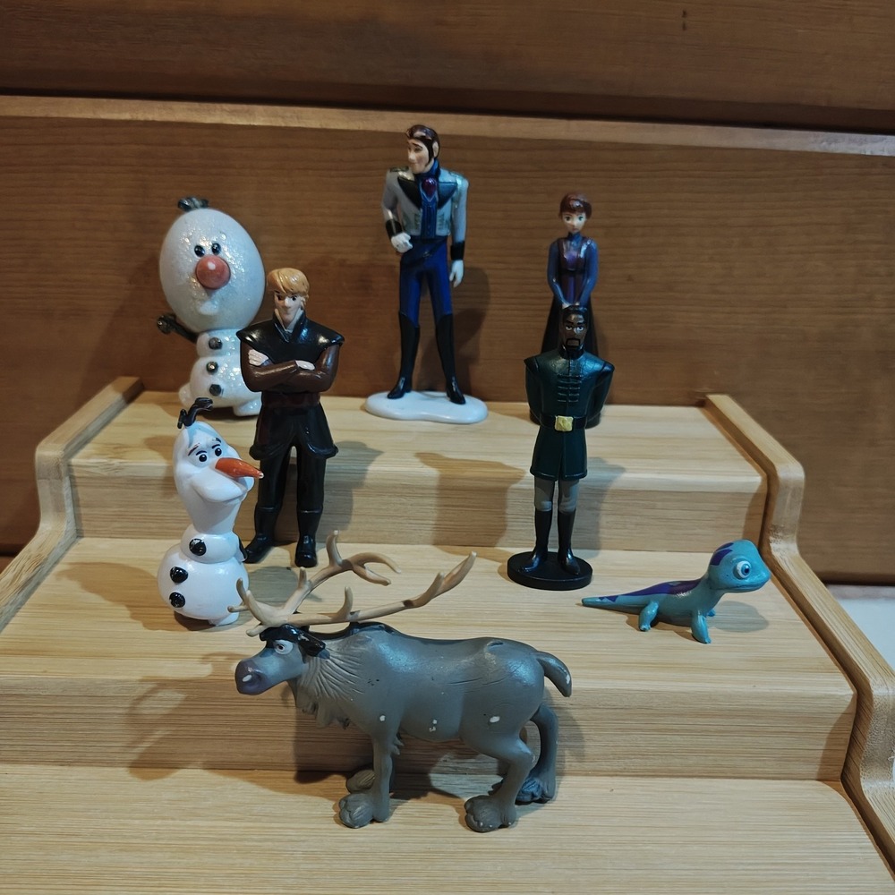 8 Piece‎ Frozen 2 Mini Figure Bundle Cake Topper [Used 3" and Below] Bruni Sven
